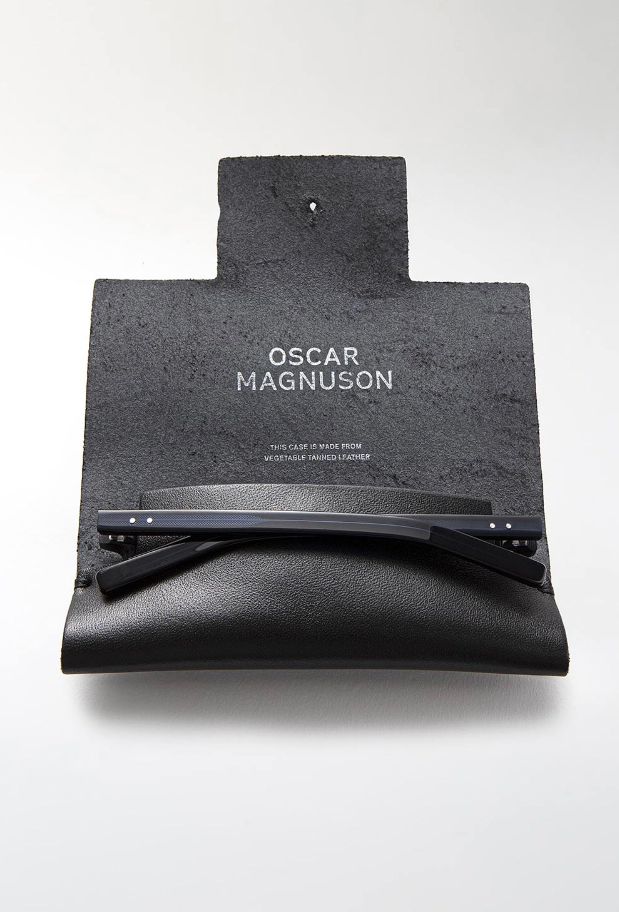 Oscar Magnuson - Sunglasses Pris Crystal Grey
